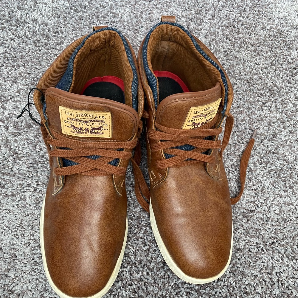 Levi’s brown shoes